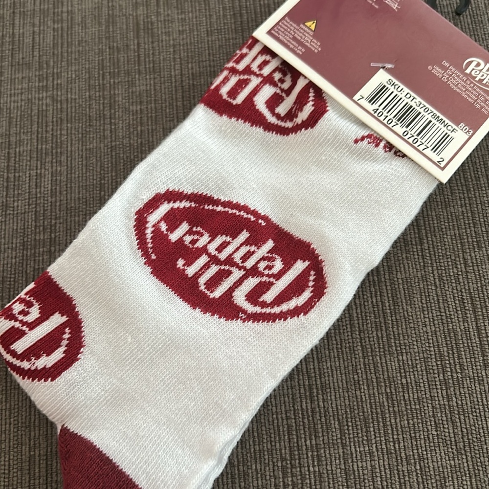 Dr Pepper Crew Socks OS (shoe size 6-12) NEW - Picture 3 of 4
